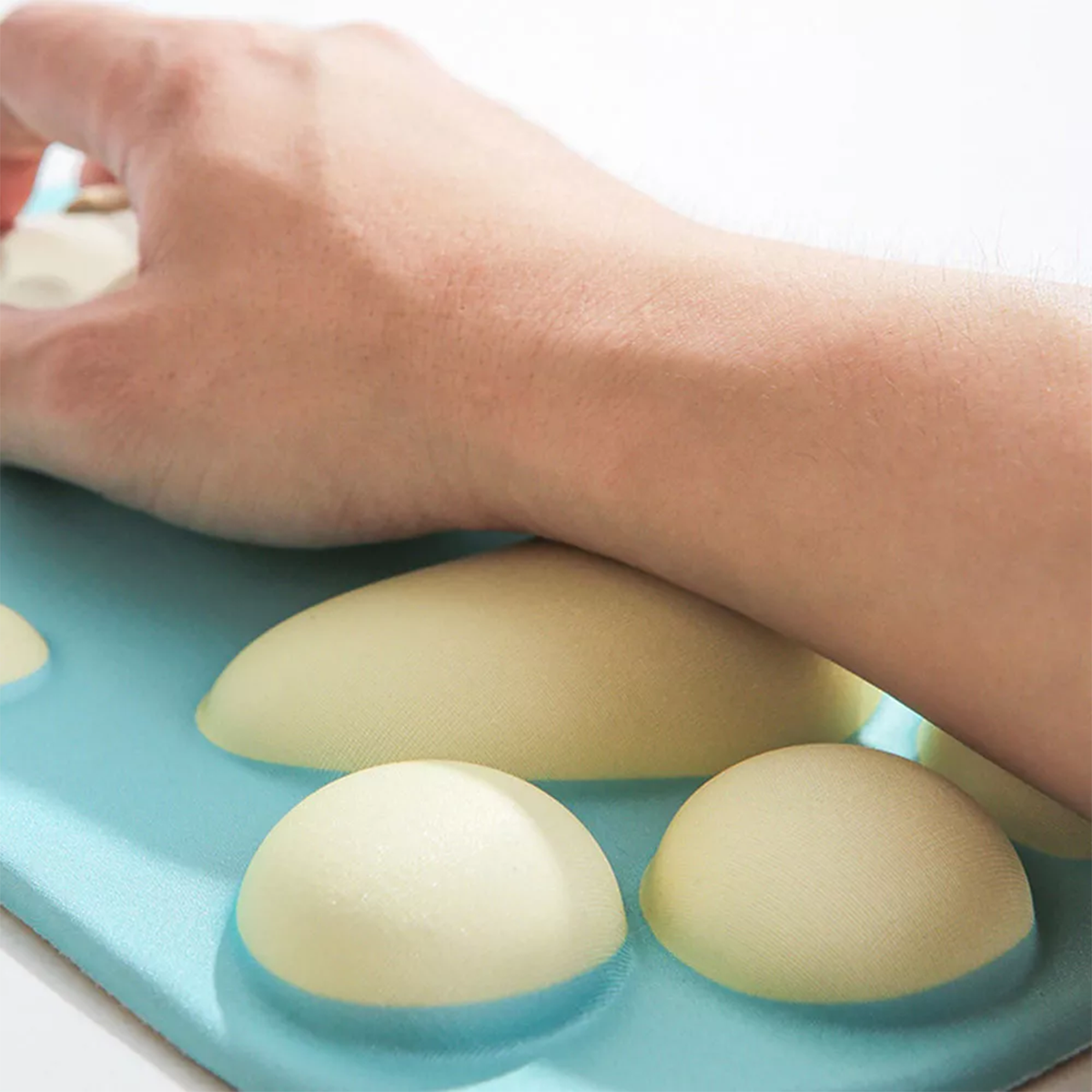 Mouse Pad With Soft Fabric Surface And Wrist Support